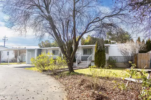 7610 W Nob Hill Blvd #185, Yakima, WA 98908