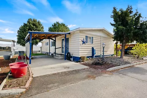 26 Leisure Hill Rd, Yakima, WA 98903