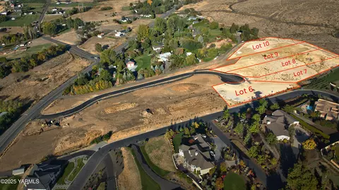 NKA Scenic Vista Ct #6-10, Yakima, WA 98908