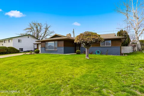 408 S 65th Ave, Yakima, WA 98908