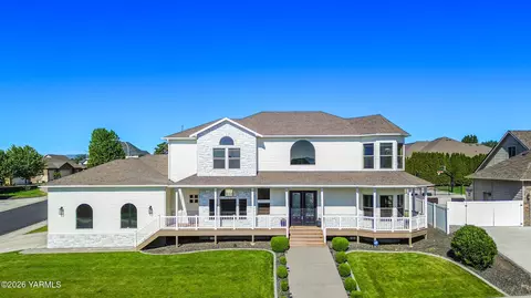 304 S 92nd Ave, Yakima, WA 98908