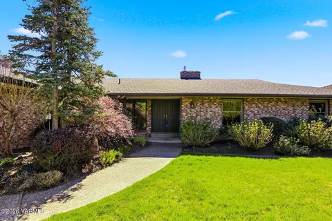 6004 Douglas Dr, Yakima, WA 98908
