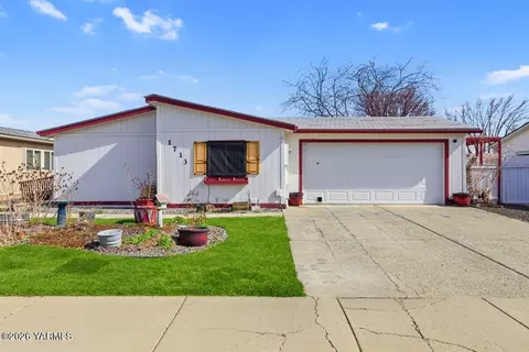 1713 S 69th Ave, Yakima, WA 98908