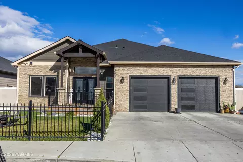 308 Ivone Dr, Sunnyside, WA 98944