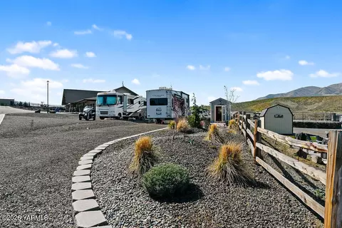 1769 Naches Wenas Rd #41, Selah, WA 98942
