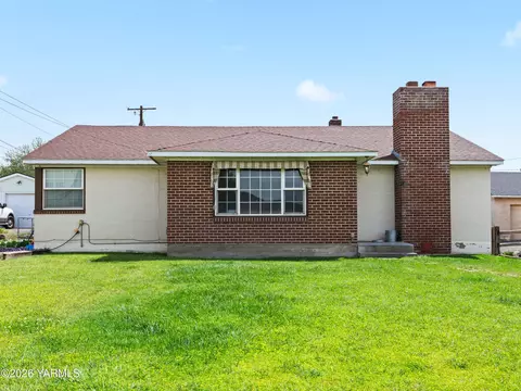 423 S 41st St, Yakima, WA 98901