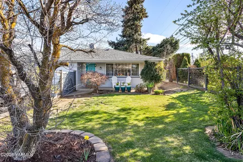 4004 Avalanche Ave, Yakima, WA 98908