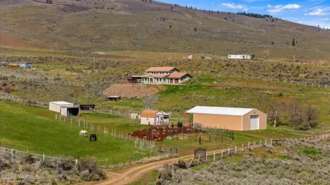 2131 S Fork Rd, Yakima, WA 98903