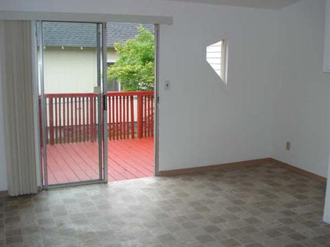 967 E 11th Ave, Spokane, WA 99202 photo 3