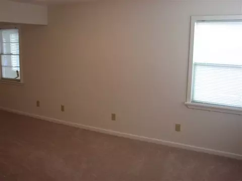 117 E Sanson St, Spokane, WA 99207 photo 4