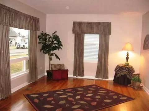 714 E Hoffman, Spokane, WA 99207 photo 2