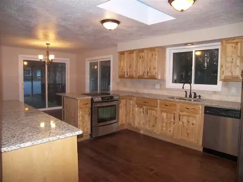 611 E Roundtable, Spokane, WA 99218 photo 2