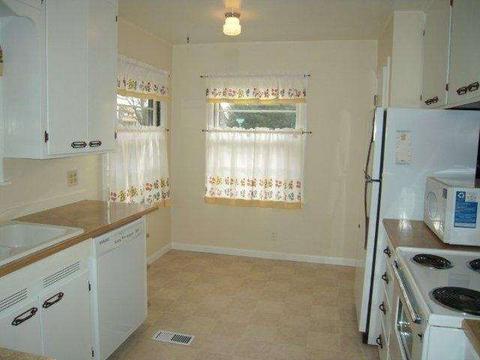52 E Crown Ave, Spokane, WA 99207 photo 2