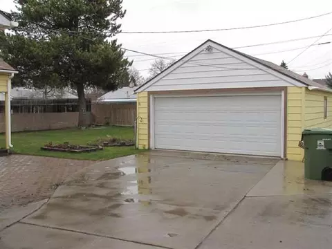 5804 N E St, Spokane, WA 99205 photo 2