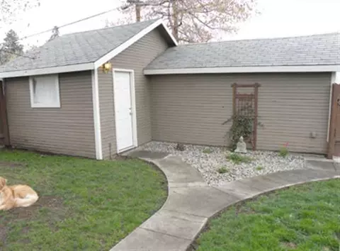 823 E Longfellow Ave, Spokane, WA 99207 photo 9