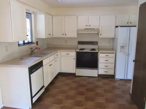 3911 E 37th Ave, Spokane, WA 99223 photo 4
