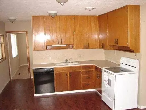 40 E Gordon, Spokane, WA 99207 photo 2