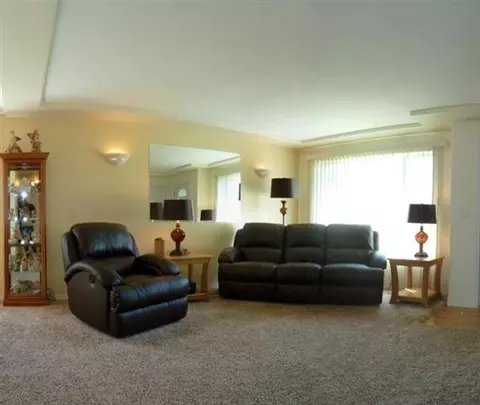 559 E Sanson Ave, Spokane, WA 99207 photo 2