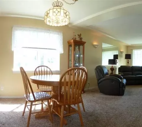 559 E Sanson Ave, Spokane, WA 99207 photo 3