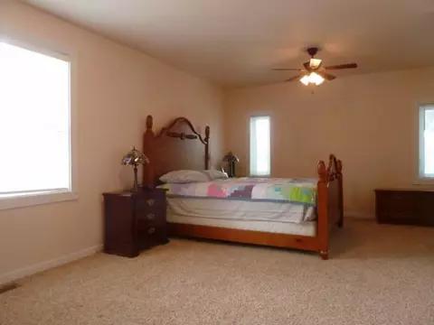 559 E Sanson Ave, Spokane, WA 99207 photo 5