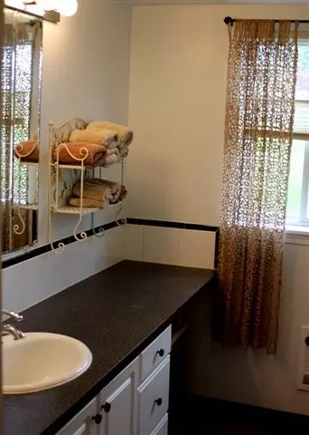 12125 E 9th, Spokane, WA 99206 photo 3