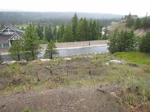 1207 E Quartz Ln, Spokane, WA 99208 photo 3