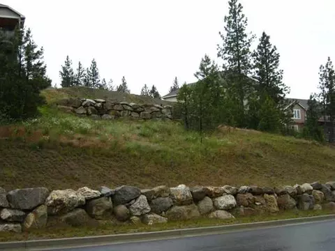 1207 E Quartz Ln, Spokane, WA 99208 photo 1