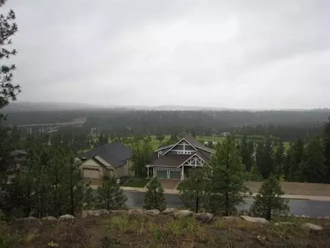 1207 E Quartz Ln, Spokane, WA 99208 photo 2