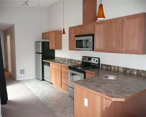916 E 5th Ave, Spokane, WA 99202 photo 2