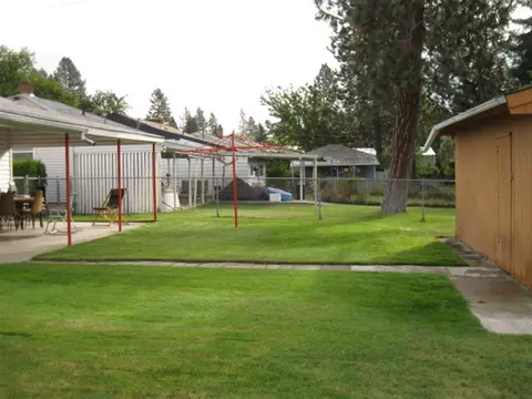 1006 E 35th Ave, Spokane, WA 99203 photo 4