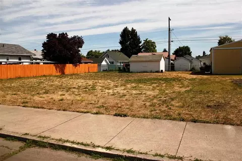 550 E Gordon, Spokane, WA 99207 photo 2