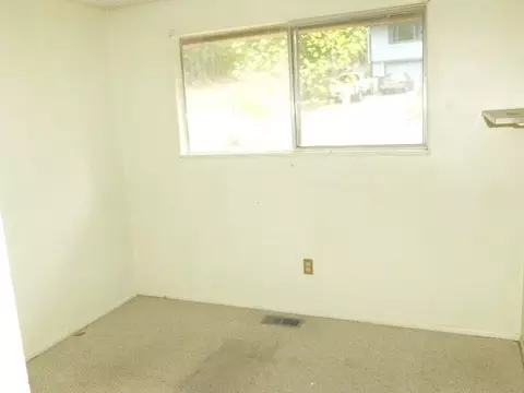 3827 E 13th Ave, Spokane, WA 99202 photo 10