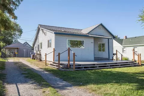2214 E Rowan Ave, Spokane, WA 99207 photo 2