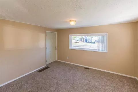 2214 E Rowan Ave, Spokane, WA 99207 photo 3