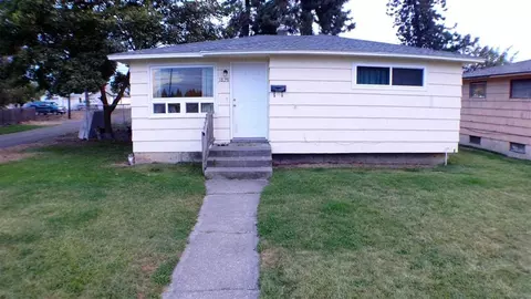 1828 E Decatur Ave, Spokane, WA 99208 photo 1