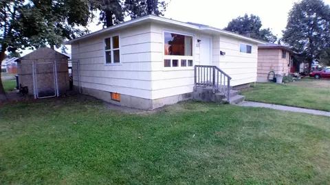 1828 E Decatur Ave, Spokane, WA 99208 photo 2