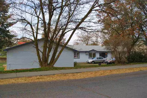 1627 E Sharp, Spokane, WA 99202 photo 2