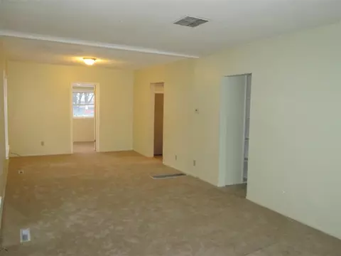 1604 E Broad Ave, Spokane, WA 99207 photo 4