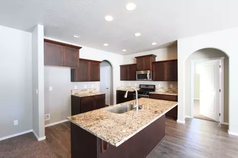7607 E Ruby Ln, Spokane, WA 99212 photo 2