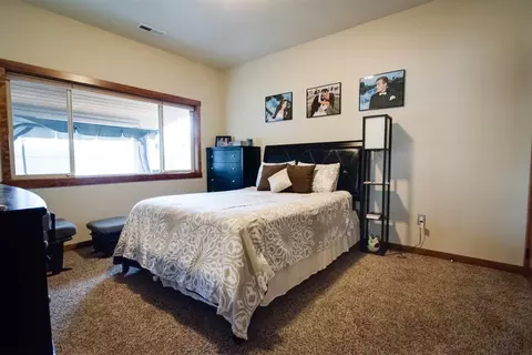 217 E Travis Ct, Spokane, WA 99208 photo 8