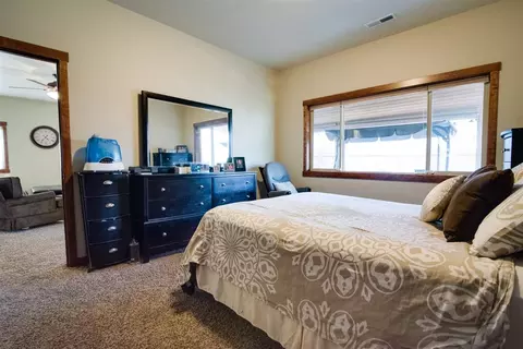 217 E Travis Ct, Spokane, WA 99208 photo 7