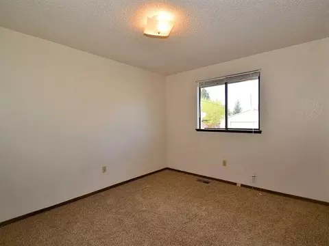 1216 E Sanson Ave, Spokane, WA 99207 photo 10