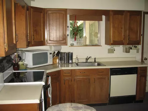 12417 E 4th Ave, Spokane Valley, WA 99216 photo 2