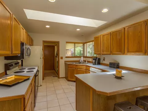 405 E Shenandoah Dr, Spokane, WA 99208 photo 4