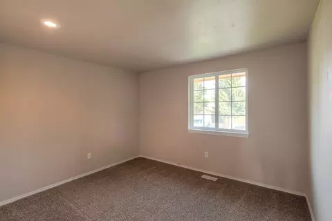 2312 E 48th Ave, Spokane, WA 99223 photo 14