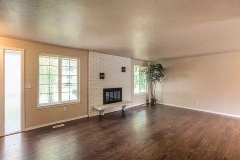 2312 E 48th Ave, Spokane, WA 99223 photo 8