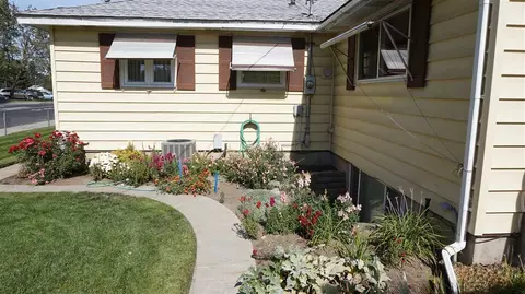 1702 E Sanson Ave, Spokane, WA 99207 photo 17