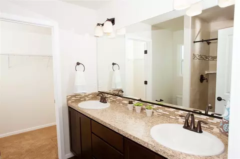 218 E Travis Ct, Spokane, WA 99208 photo 9