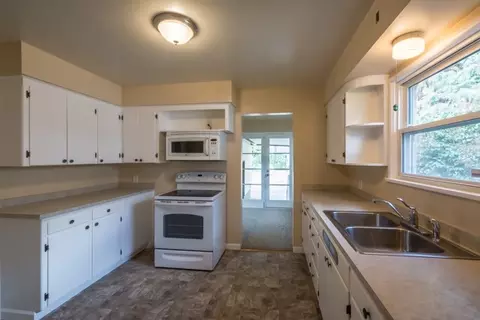 727 E 43rd Ave, Spokane, WA 99203 photo 6