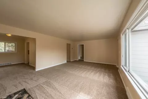 727 E 43rd Ave, Spokane, WA 99203 photo 4